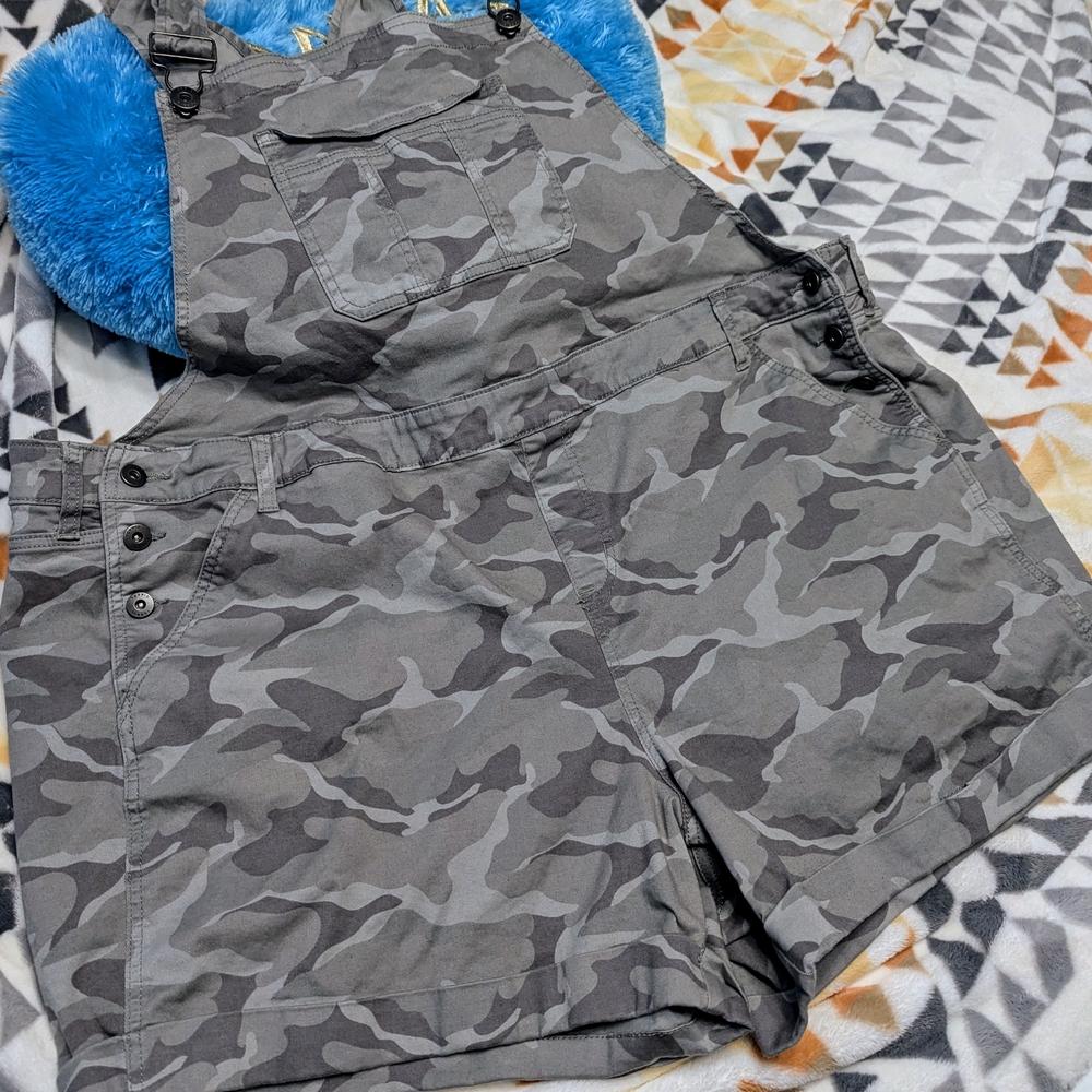 Camo Torrid Overall Shorts